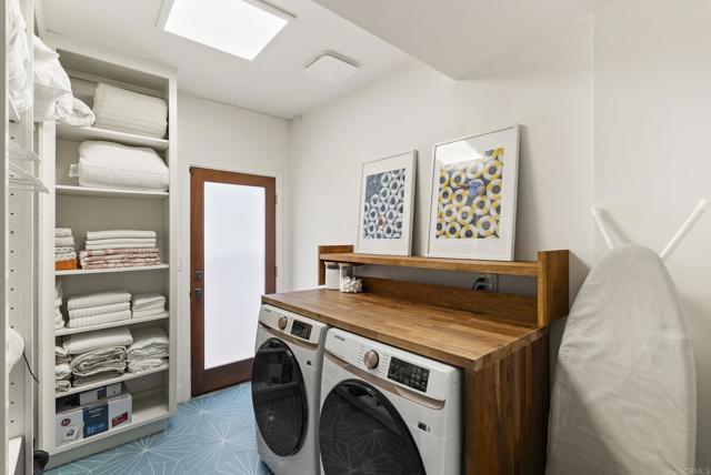 Detail Gallery Image 28 of 31 For 1370 Neptune Ave, Encinitas,  CA 92024 - 4 Beds | 4/1 Baths