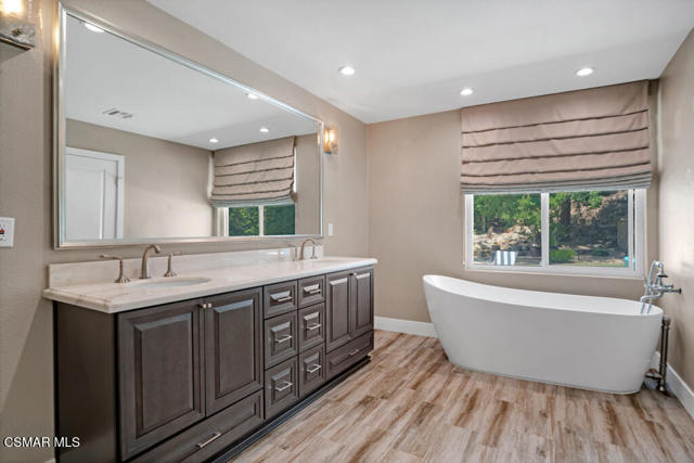 4953 Kilburn Court, Oak Park CA: https://media.crmls.org/mediaz/55ac640e-4725-4240-862f-858322046f41.jpg