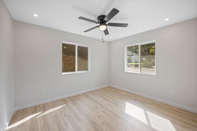 Image 30 of 47 For 13615 Braeswood