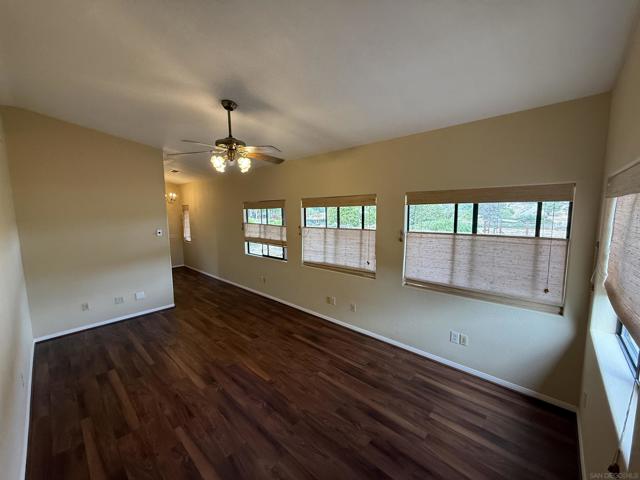 20119 Para Siempre Vista, Ramona CA: https://media.crmls.org/mediaz/55acee1a-67cc-472f-b9a0-abf744fc187f.jpg