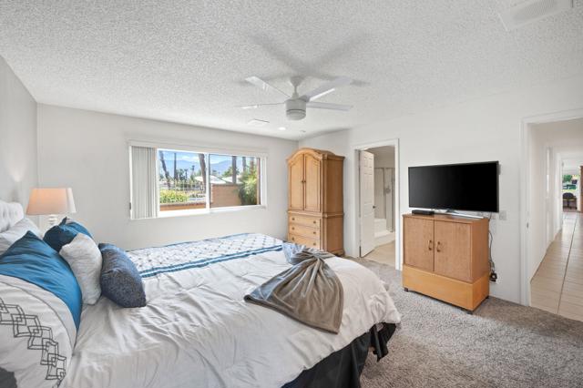38 Conejo Circle, Palm Desert CA: https://media.crmls.org/mediaz/55ade451-5b38-4d62-9969-109257d637c7.jpg