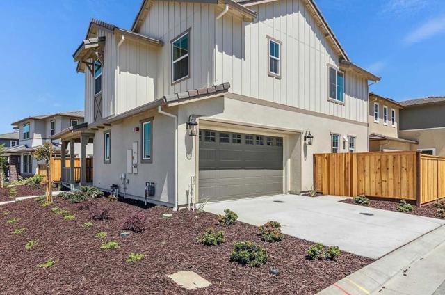 2524 Big Sky Drive, Fairfield CA: https://media.crmls.org/mediaz/55adfaac-9a01-45b1-9cd8-2372b23b057a.jpg