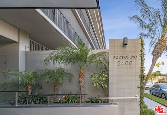 5400 E The Toledo, Long Beach CA: https://media.crmls.org/mediaz/55ae22db-1da3-4930-b3ab-9b8ccc996a86.jpg