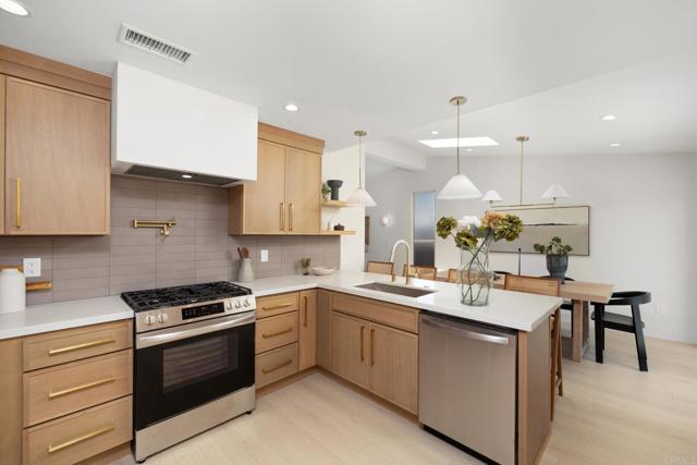 Detail Gallery Image 11 of 23 For 4826 Maricopa St, Torrance,  CA 90503 - 3 Beds | 2 Baths