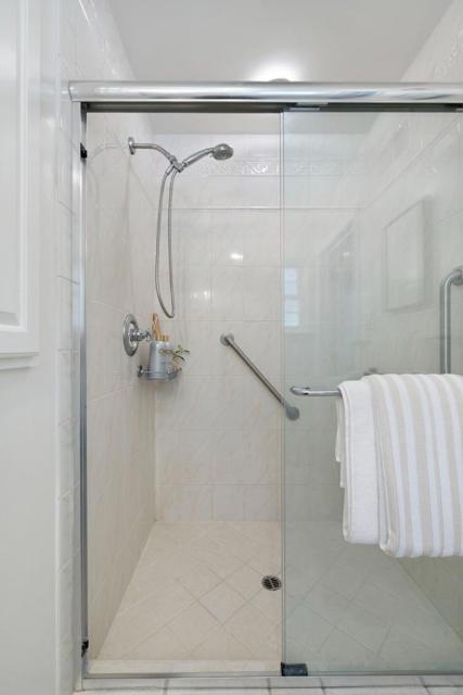 2 Corte Camellia, Millbrae CA: https://media.crmls.org/mediaz/55aeb045-c9a1-4b39-a03b-b2ecb0ba412b.jpg