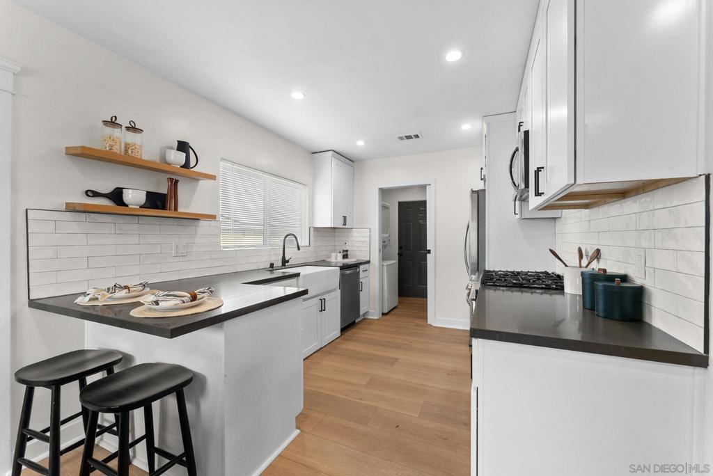 2552 B Street - photo 9