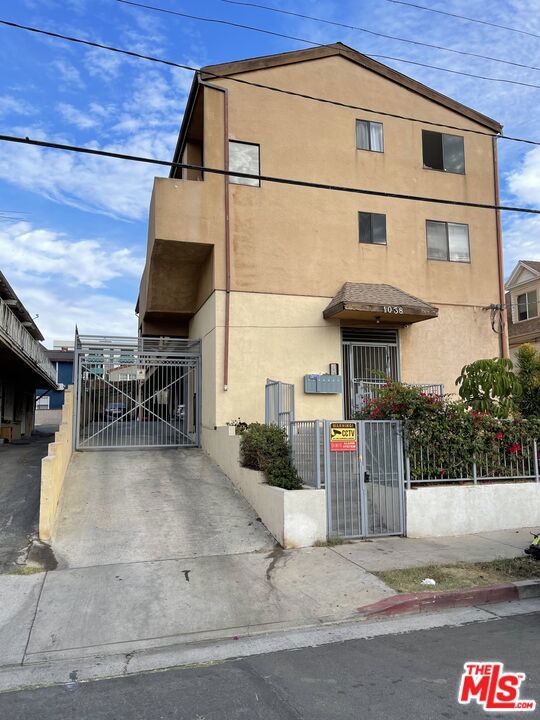 1038 Dewey Avenue, Los Angeles, CA 90006