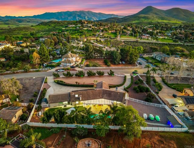 Detail Gallery Image 5 of 40 For 13840 Calle Bueno Ganar, Jamul,  CA 91935 - 4 Beds | 3 Baths