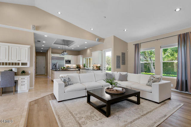 2625 Marvella Court, Camarillo CA: https://media.crmls.org/mediaz/55afa779-3f79-4957-9058-3a7a20513f56.jpg