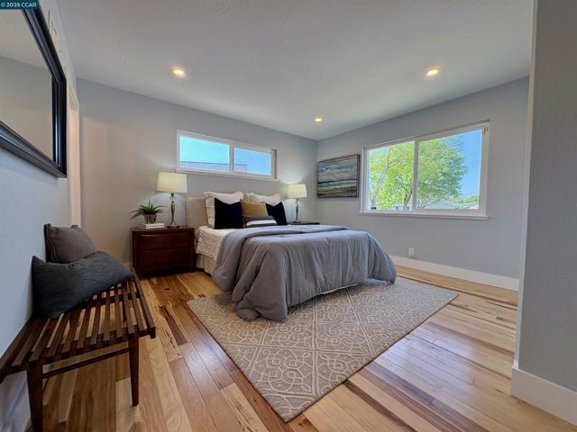 1472 Fairhaven Ct, San Jose CA: https://media.crmls.org/mediaz/55b0d717-d72f-40c8-837d-9a4427708f16.jpg