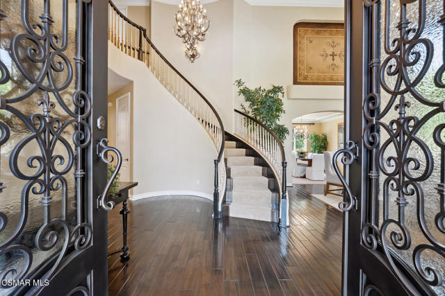 684 Noble Road, Simi Valley CA: https://media.crmls.org/mediaz/55b1174c-c933-4b8e-9bcf-c97013de3d27.jpg