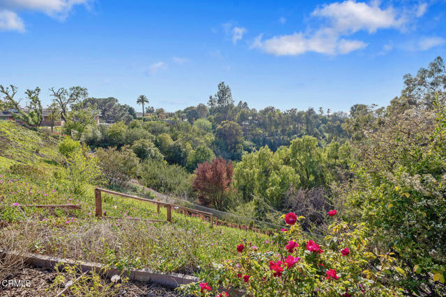 637 Valley Vista Drive, Camarillo CA: https://media.crmls.org/mediaz/55b15a0e-fa08-4648-a0c5-3dc04567ff7b.jpg