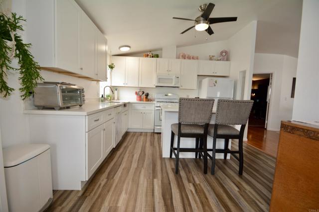 Detail Gallery Image 8 of 22 For 12970 Highway 8 Business #71,  El Cajon,  CA 92021 - 3 Beds | 2 Baths