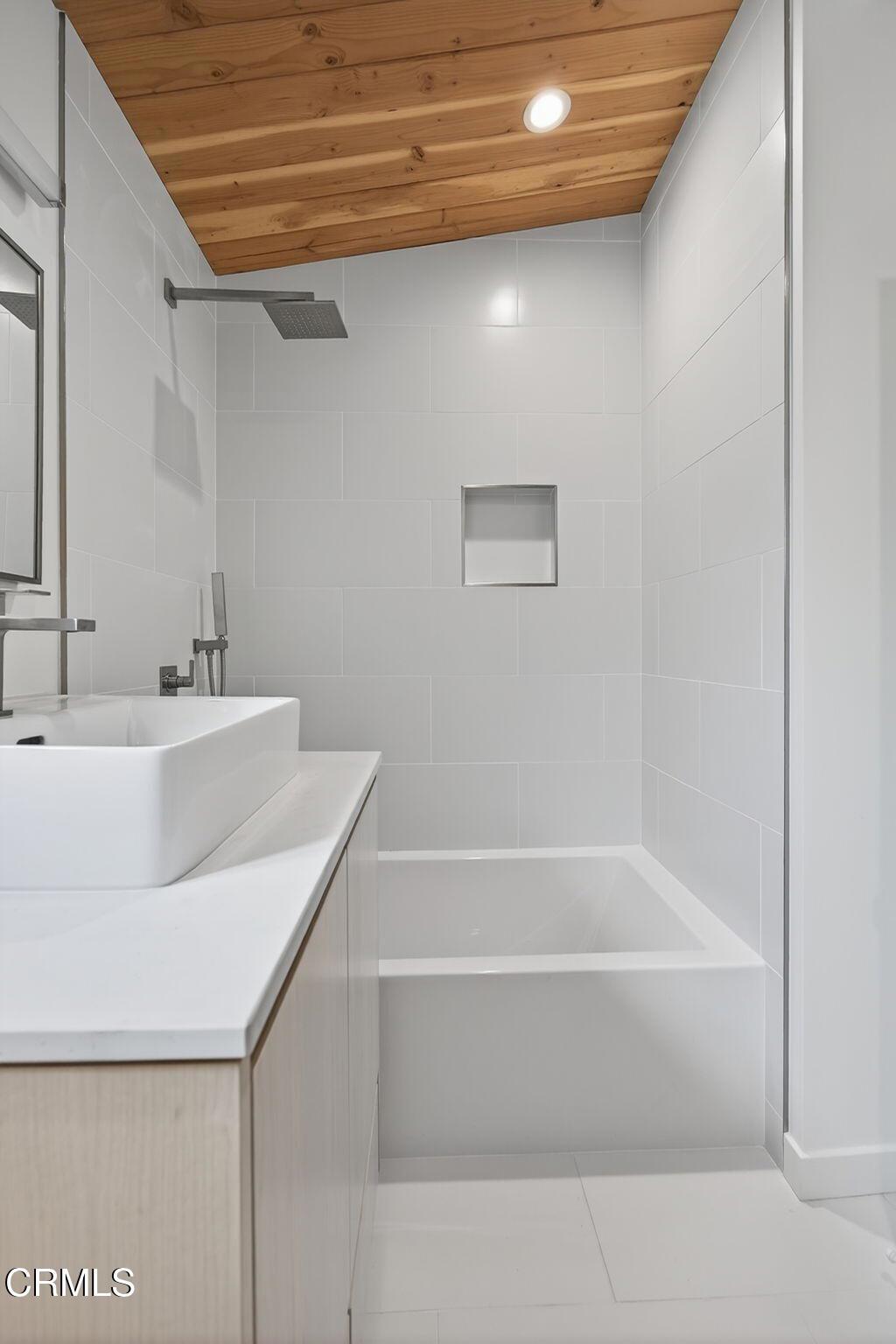 MLS #V1-33475 image #18