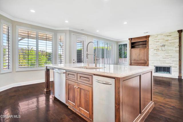 3044 Ferncrest Place, Thousand Oaks CA: https://media.crmls.org/mediaz/55b3e425-89e8-4238-b130-abf700792161.jpg