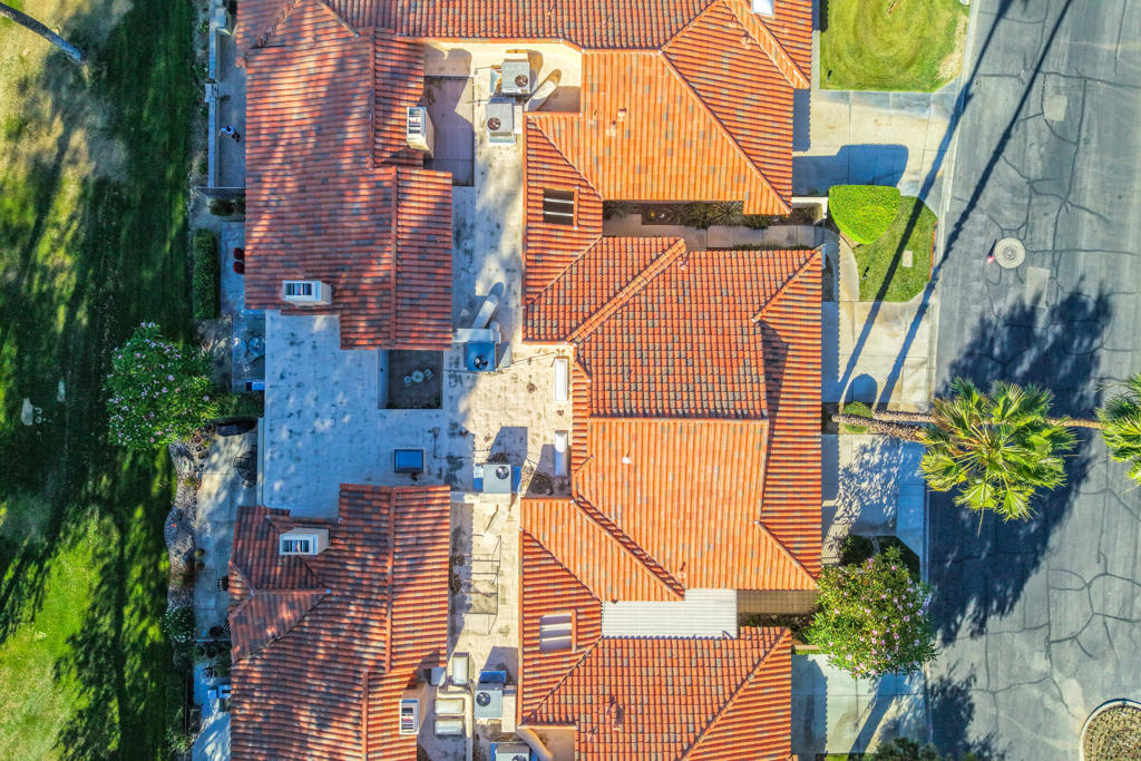 https://media.crmls.org/mediaz/55b40cfe-eefe-4067-b0ba-5ef36c0211c5.jpg?preset=X-Large