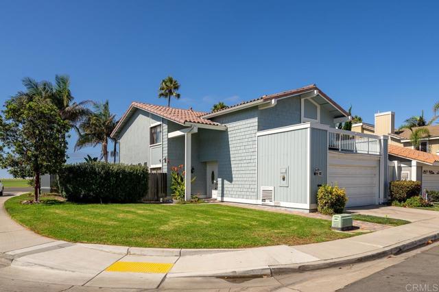 Detail Gallery Image 1 of 37 For 6 Bahama Bend, Coronado,  CA 92118 - 4 Beds | 2/1 Baths