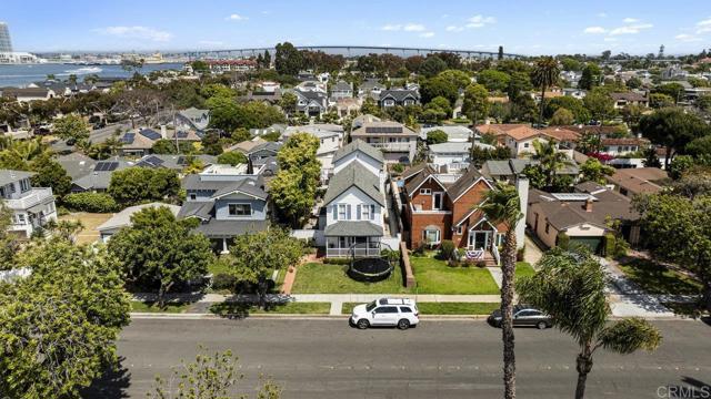 131 H Avenue, Coronado CA: https://media.crmls.org/mediaz/55b5d397-5309-4a50-835c-83a1fd4eacb1.jpg