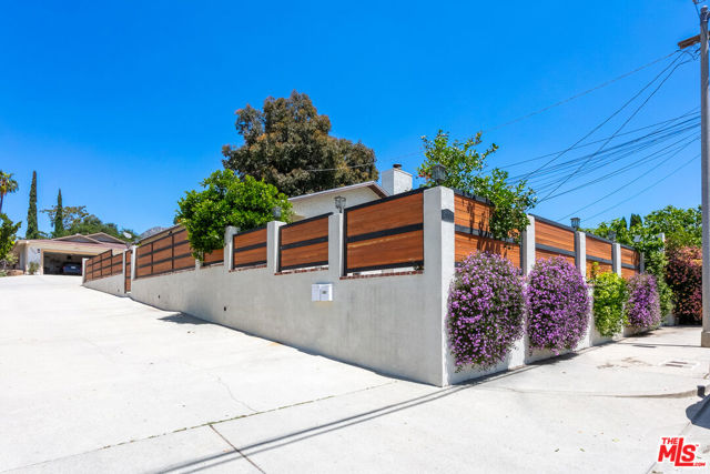 7001 Beckett Street, Tujunga CA: https://media.crmls.org/mediaz/55b692aa-e243-46c1-8c45-6bdd72dd63bc.jpg