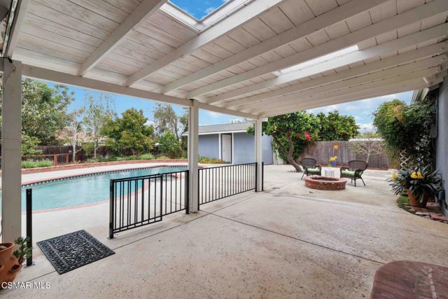 1881 Wellesley Drive, Thousand Oaks CA: https://media.crmls.org/mediaz/55b6b7e6-bad4-4f9c-a2d3-551f67639dbd.jpg