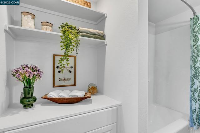 280 Sierra Dr, Walnut Creek CA: https://media.crmls.org/mediaz/55b6bcbf-c0b3-45a7-aa4e-b231461f5d99.jpg