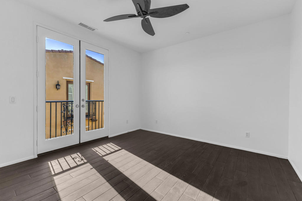 https://media.crmls.org/mediaz/55b81aee-9432-44e6-a581-f4730f462415.jpg?preset=X-Large