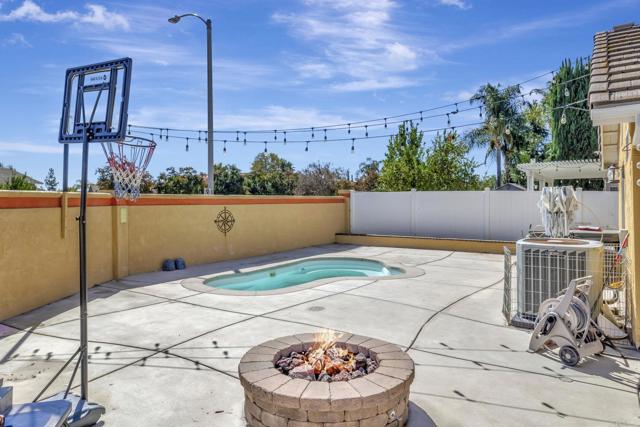 39820 Osprey Road, Murrieta CA: https://media.crmls.org/mediaz/55b8c358-709d-4471-a2a7-29bd8675386d.jpg