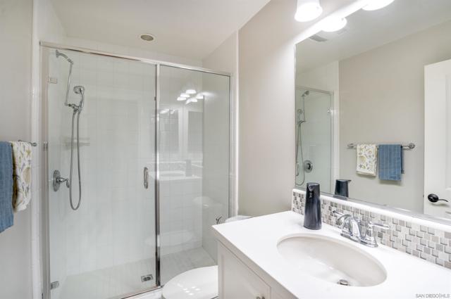 16206 Veridian Cir, San Diego CA: https://media.crmls.org/mediaz/55b90d7d-4a2c-4fe1-99a1-1af47fce8f83.jpg