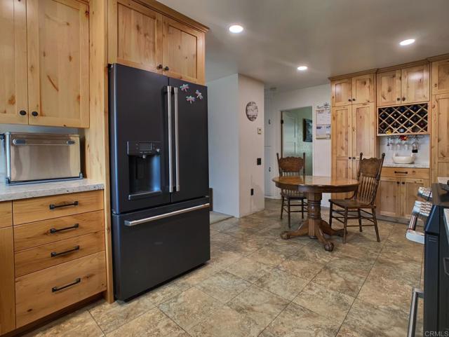 9925 Donner Street, Santee CA: https://media.crmls.org/mediaz/55b923db-0d05-457c-b497-9dc89eefbc2a.jpg