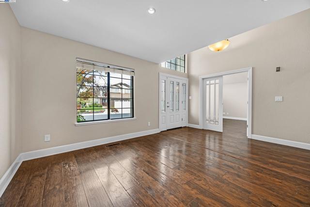 1116 Vista Point Ln, Concord CA: https://media.crmls.org/mediaz/55b98246-0d77-4052-b41d-8f36983c88ef.jpg