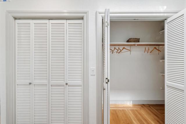 198 BRET HARTE ROAD, Berkeley CA: https://media.crmls.org/mediaz/55ba68f2-af5a-46f3-b9aa-1648e9df0db8.jpg