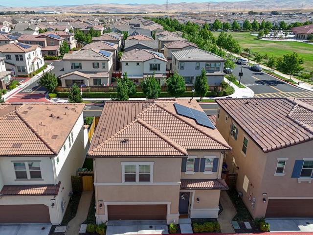 410 E Redberry Place, Mountain House CA: https://media.crmls.org/mediaz/55baa717-e8bc-41eb-a347-113b58a7e107.jpg