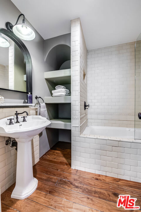 755 31st Street, Manhattan Beach CA: https://media.crmls.org/mediaz/55baa7ee-8067-456a-80ea-c3d54b9b2b24.jpg