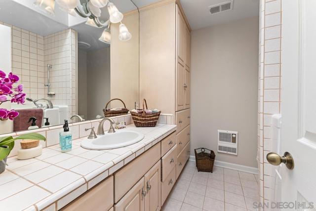 4010 Paducah Dr, San Diego CA: https://media.crmls.org/mediaz/55bae90c-60b2-4aa1-94e0-77e633b51b54.jpg