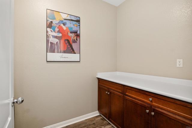 Image 32 of 44 For 2625 Emerald Oaks Gln