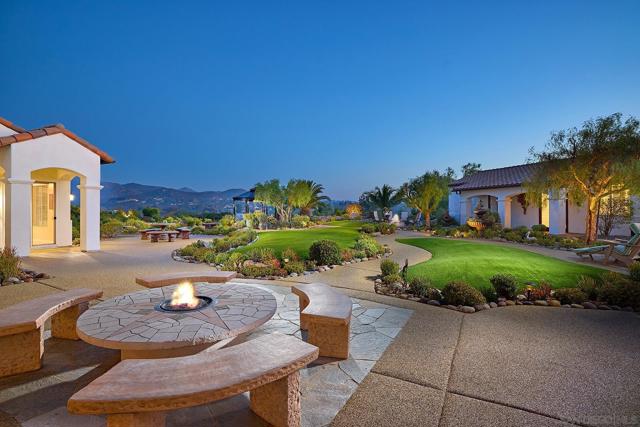 17010 Butterfield Trl, Poway CA: https://media.crmls.org/mediaz/55bb75f8-c88d-405c-9c0e-1b2980a4497e.jpg