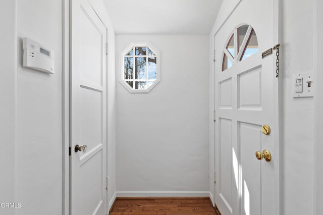 Detail Gallery Image 3 of 35 For 4920 Nagle Ave, Sherman Oaks,  CA 91423 - 3 Beds | 2 Baths