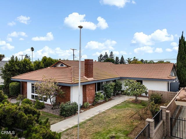 Detail Gallery Image 1 of 27 For 9645 Woodley Ave, North Hills,  CA 91343 - 3 Beds | 2 Baths