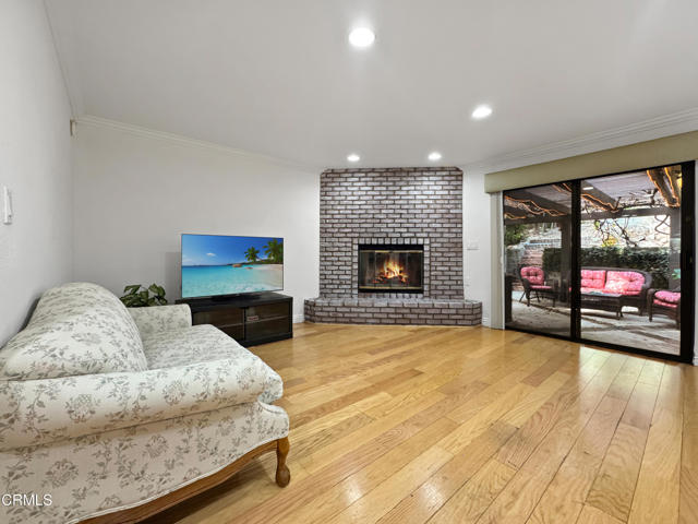 Detail Gallery Image 10 of 51 For 2307 Dorothy St, La Crescenta,  CA 91214 - 4 Beds | 3 Baths