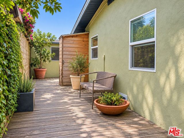 767 Sunset Avenue photo 37