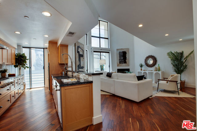 12000 Goshen Avenue, Los Angeles, CA 90049