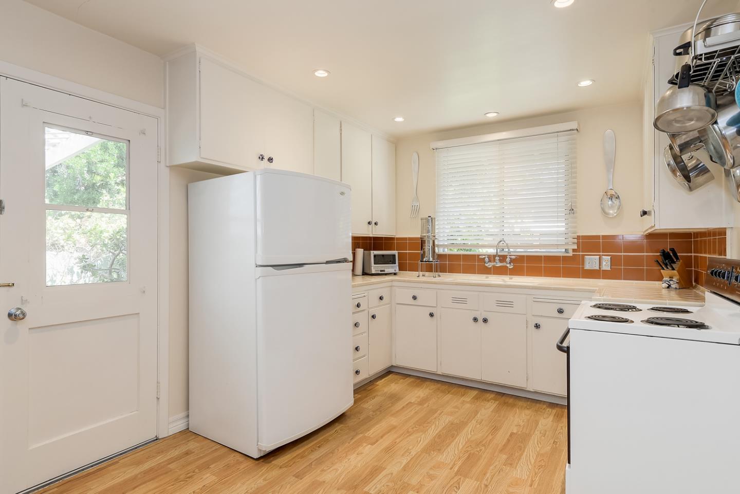 1154 Marcussen Drive, Menlo Park CA: https://media.crmls.org/mediaz/55bd0030-911a-4dd6-b6f0-5f59373e7e0f