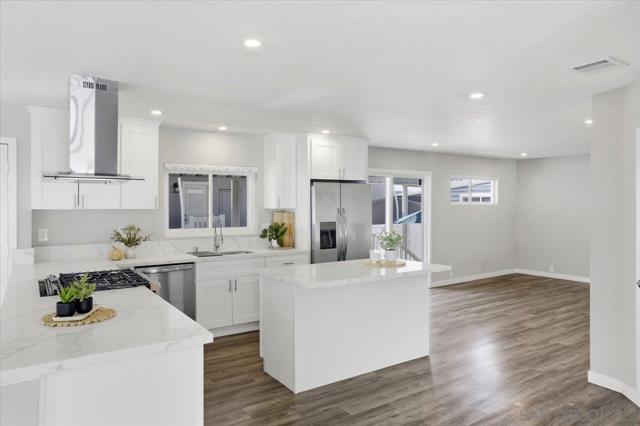 7023 San Bartolo Street, Carlsbad CA: https://media.crmls.org/mediaz/55bd32a3-444c-4c71-9980-faf2d1707c43.jpg