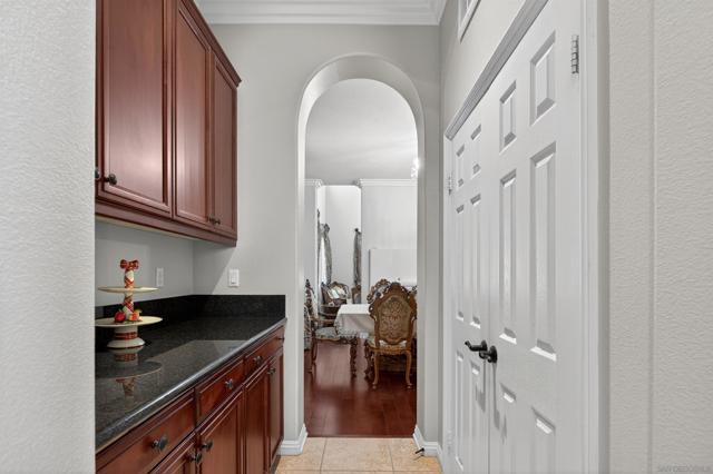 Image 18 of 73 For 18410 Lakepointe Dr