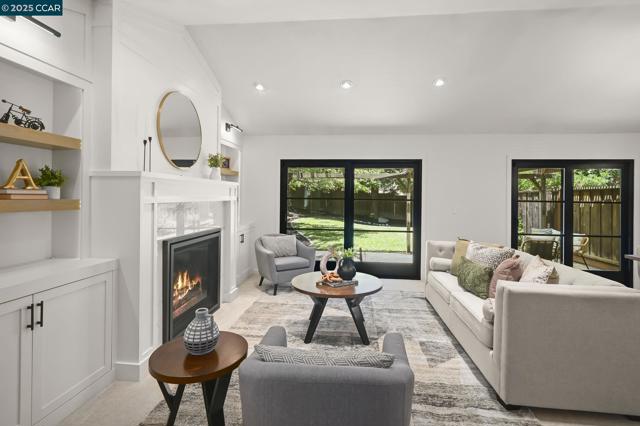 2120 Shady Creek Pl, Danville CA: https://media.crmls.org/mediaz/55bde543-0e63-4bad-afb2-8f7f041f06d6.jpg
