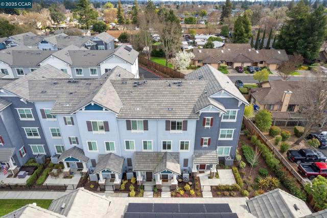 339 Pear Tree Ter, Napa CA: https://media.crmls.org/mediaz/55be2847-9766-4747-a0d5-2ccdb133d2cd.jpg