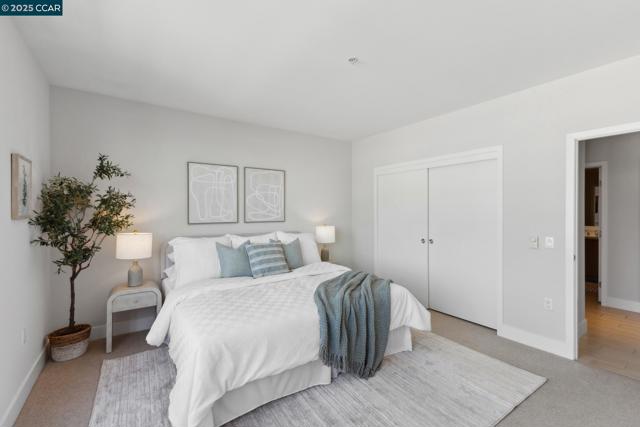 438 W Grand Ave, Oakland CA: https://media.crmls.org/mediaz/55be8e3e-a860-490a-8ed2-297dcdbfe24b.jpg
