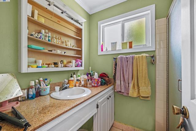 39672 Blacow Rd, Fremont CA: https://media.crmls.org/mediaz/55bea215-9cd7-4cef-a299-978e3002067c.jpg