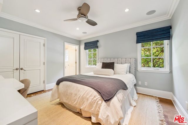 4714 Balboa Avenue, Encino CA: https://media.crmls.org/mediaz/55bf4dff-283c-411d-b211-4fb046046eb8.jpg