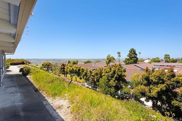 Detail Gallery Image 31 of 38 For 3660 Vista Campana #42,  Oceanside,  CA 92057 - 2 Beds | 2 Baths